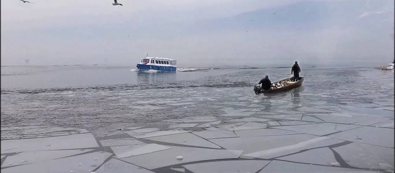 Άντρας βυθίζεται σε παγωμένη λίμνη με τρακτέρ (βίντεο)